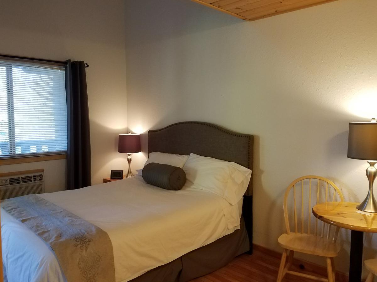 Lenroot Lodge Seeley Bagian luar foto